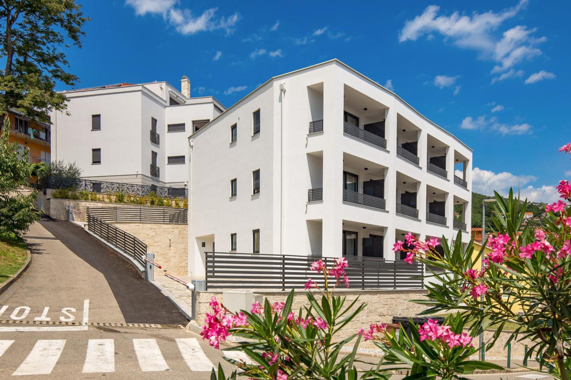 Belinda Apartments With Balcony & Private Parking Opatija Exteriér fotografie